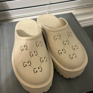 Platform slip on clogs